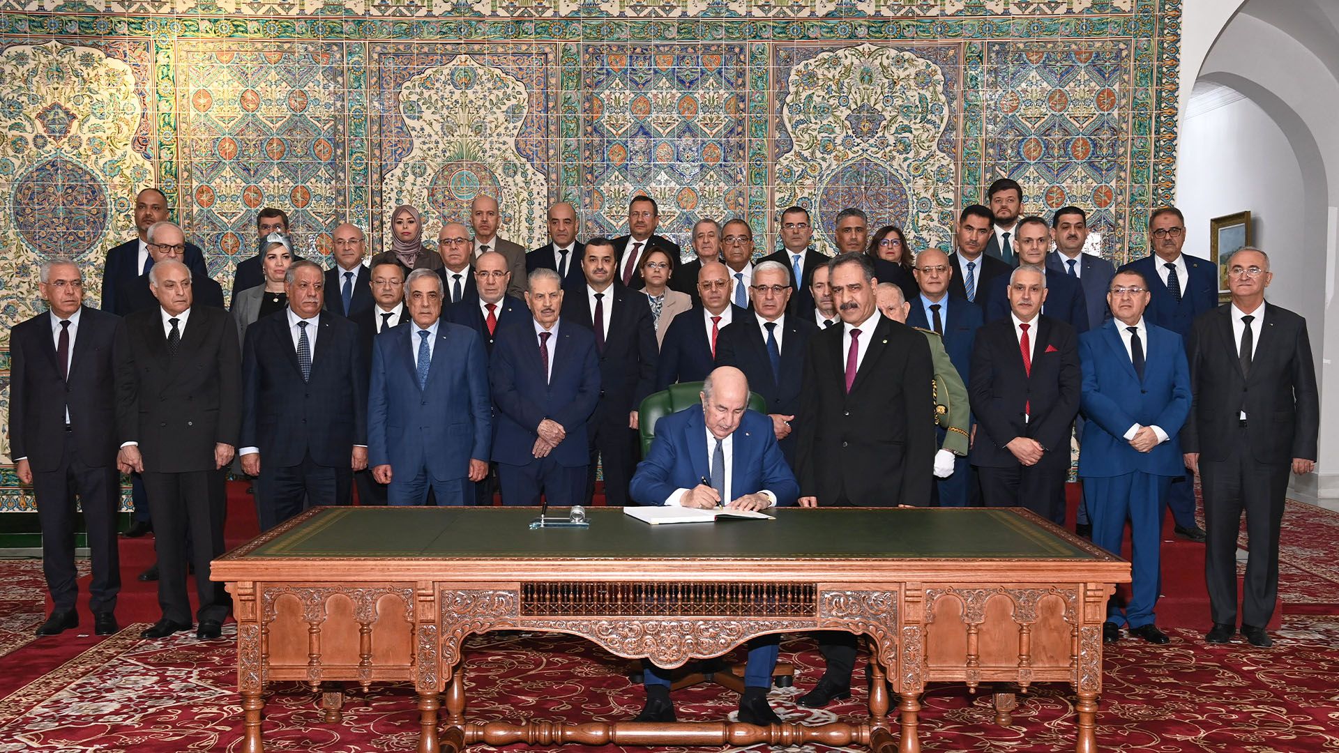 رئيس الجمهورية يوقع على قانون المالية لسنة 2024